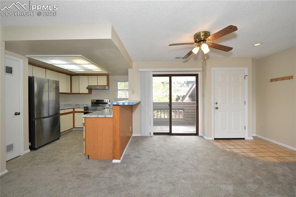 Image 8 of 29: Kitchen