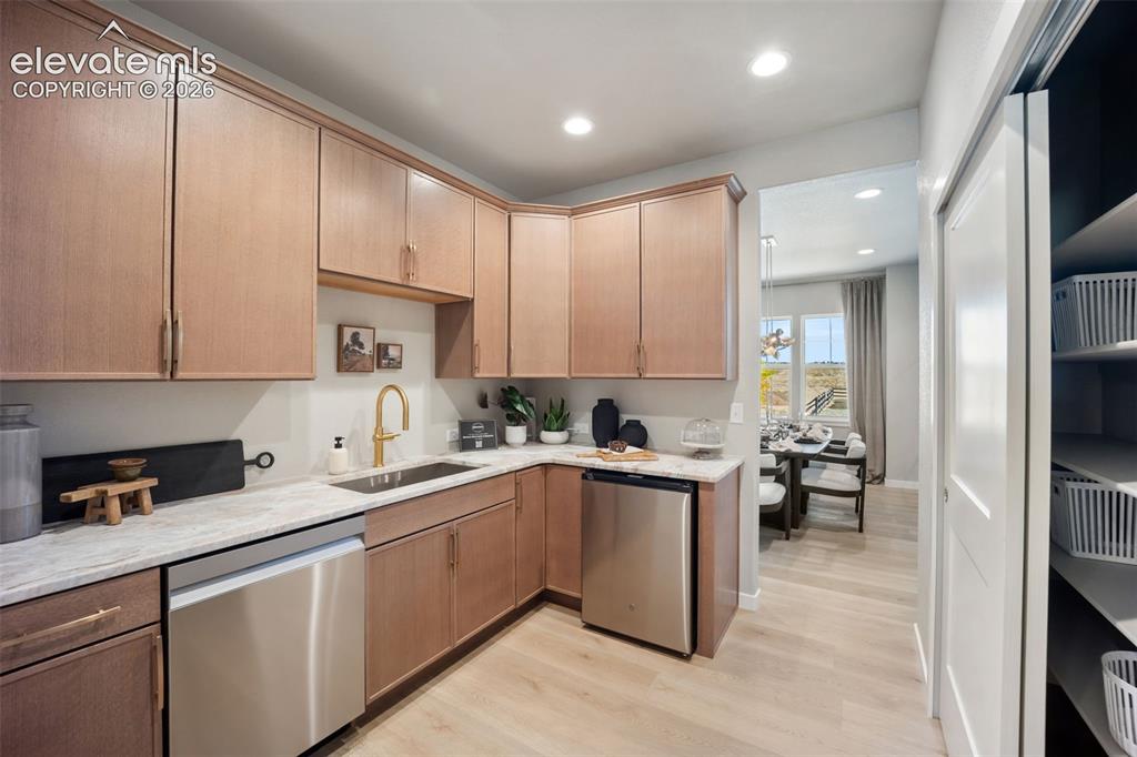 Image 4 of 36: Kitchen