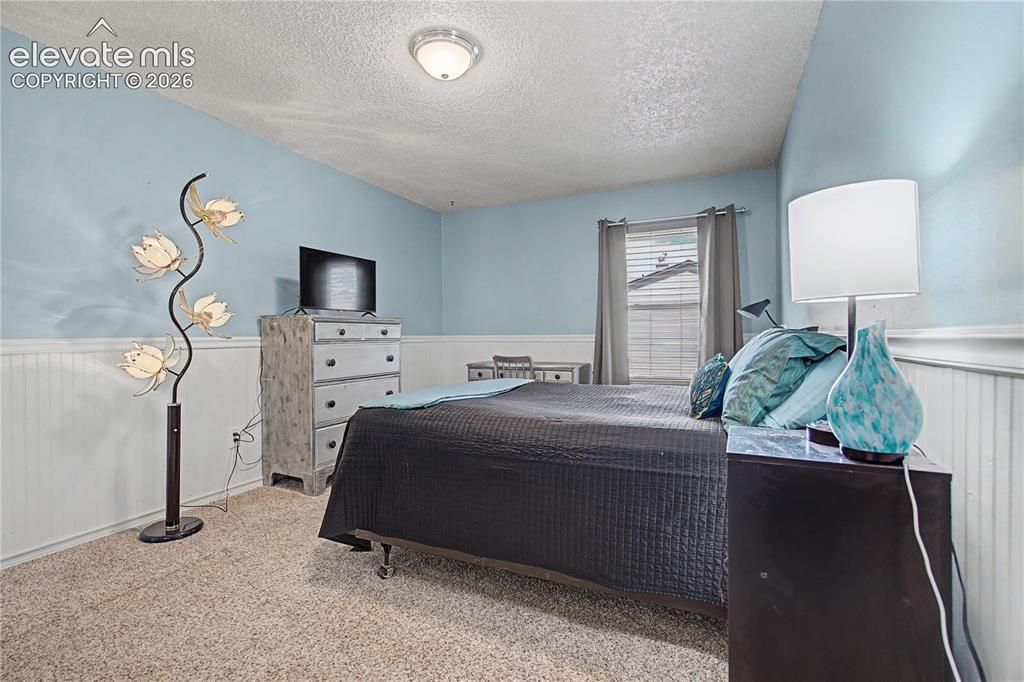 Image 19 of 30: Bedroom