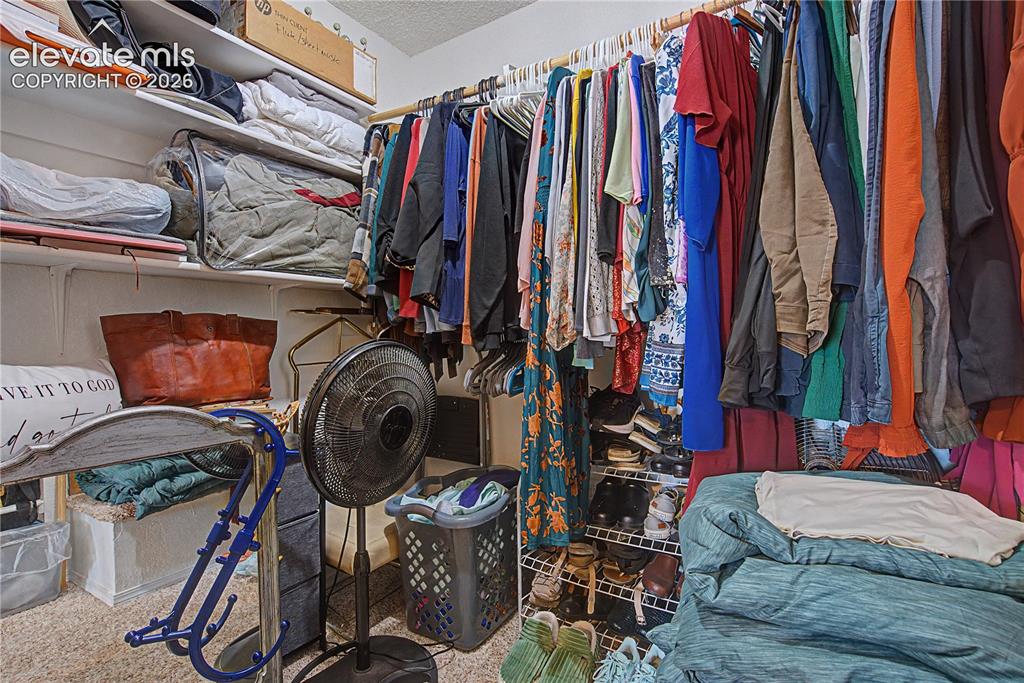 Image 21 of 30: Closet