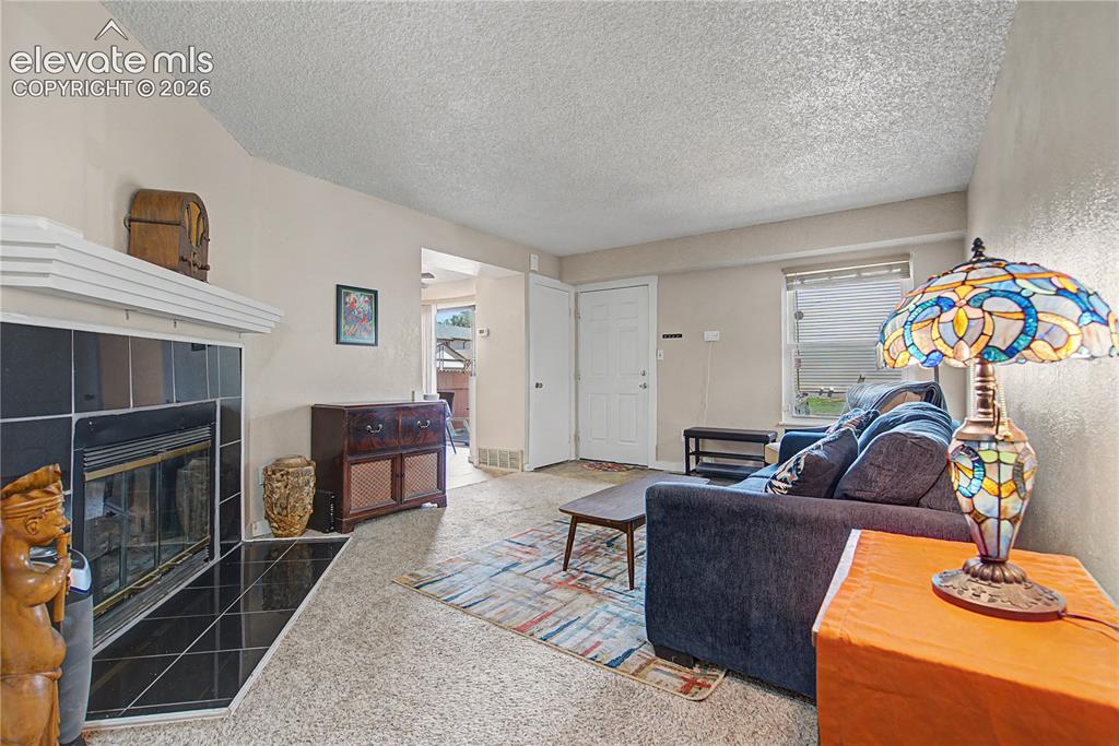 Image 9 of 30: Living Room