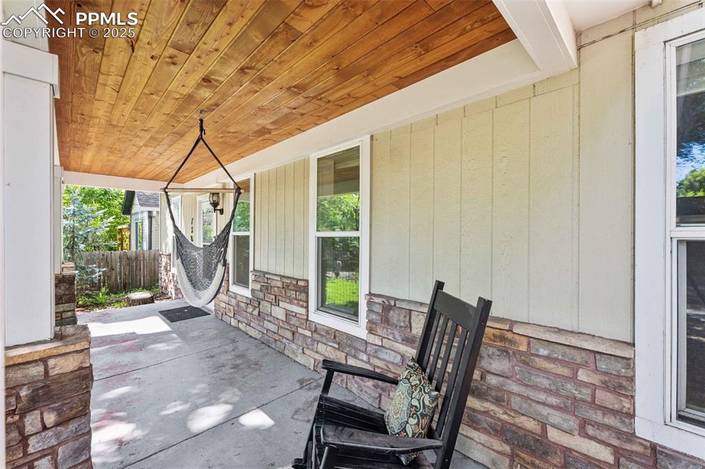 Image 18 of 28: Patio