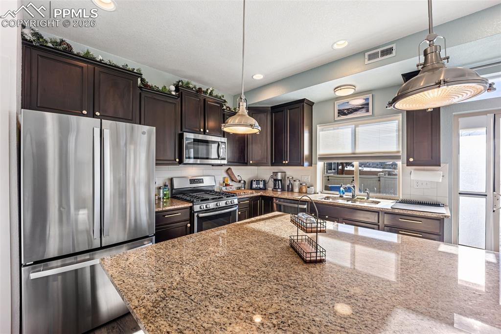 Image 11 of 50: Kitchen