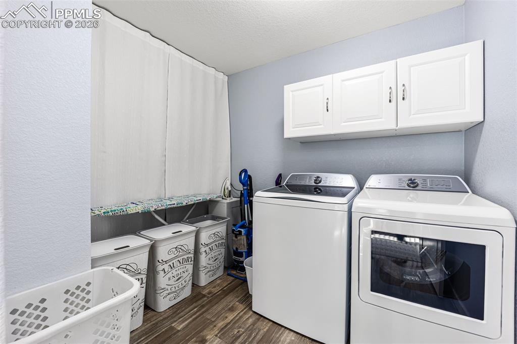 Image 28 of 50: Laundry