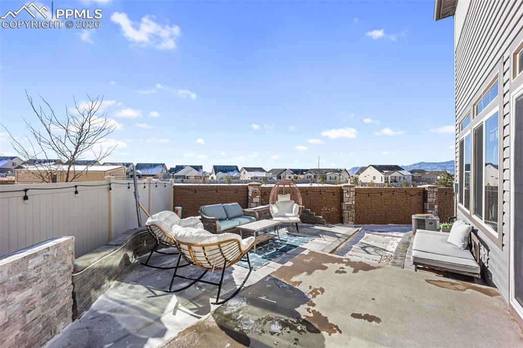 Image 29 of 50: Patio