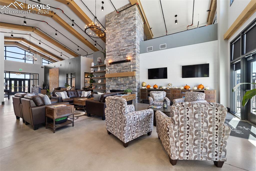 Image 44 of 50: Living Room