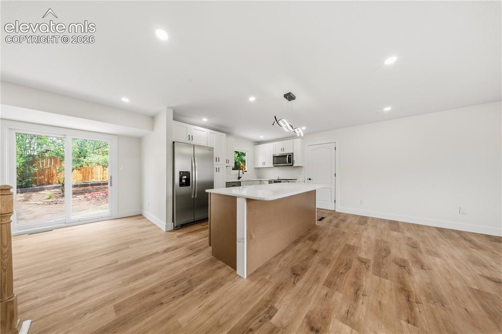 Image 6 of 33: Kitchen