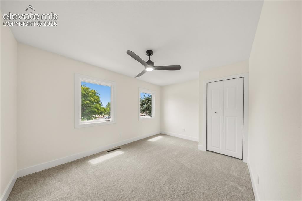 Image 9 of 33: Bedroom
