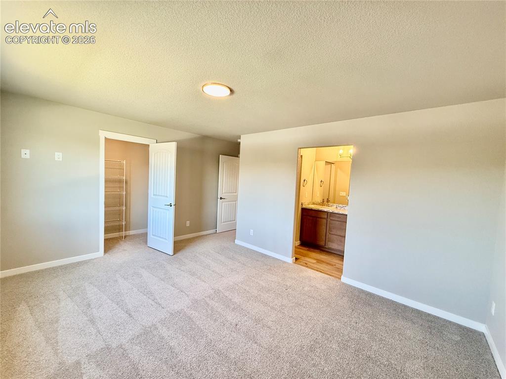 Image 15 of 19: Bedroom