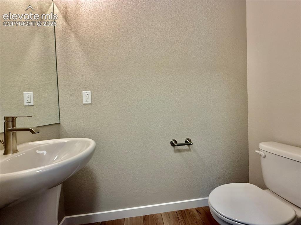 Image 8 of 19: Bathroom