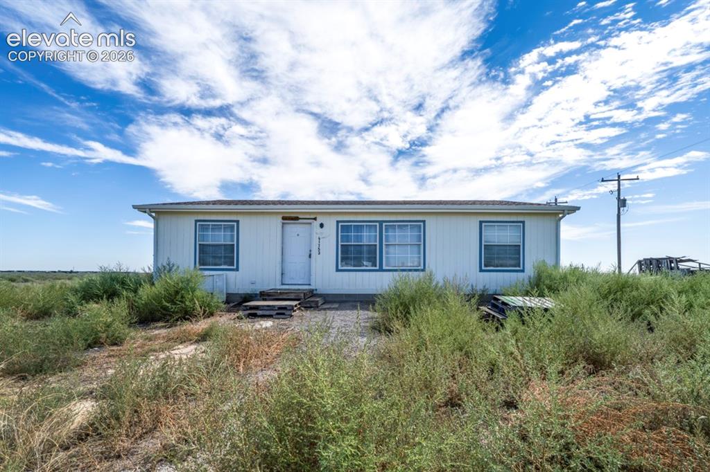 Caption: Front of manufactured home