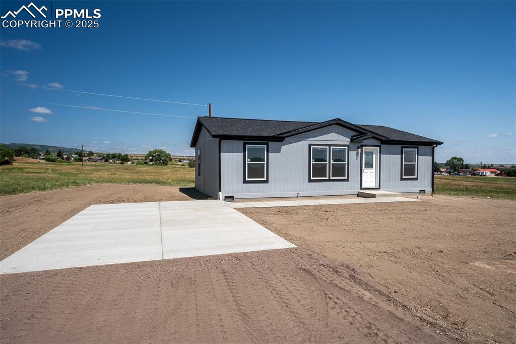 Image 18 of 39: Front of Structure
