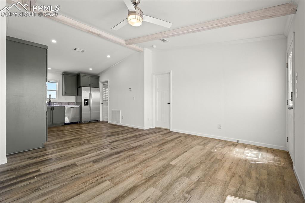 Image 5 of 39: Living Room