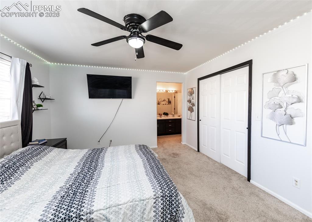 Image 15 of 25: Bedroom