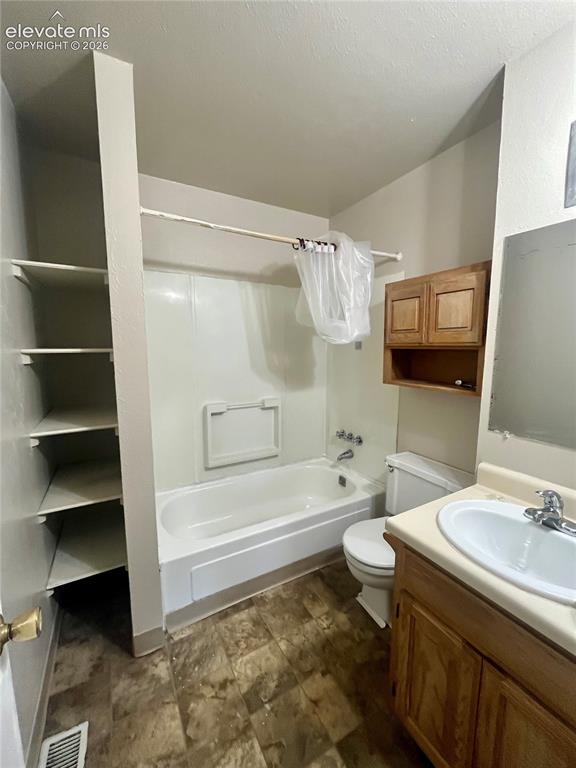 Image 4 of 27: full bath upstairs
