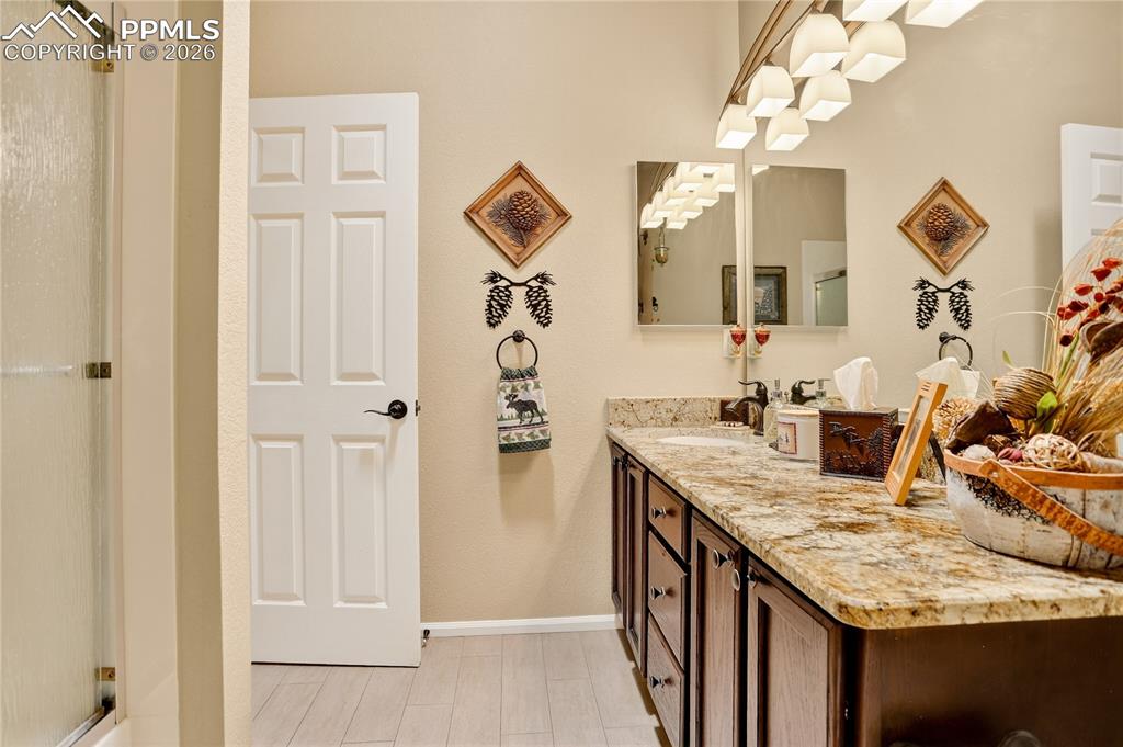 Image 20 of 40: Bathroom