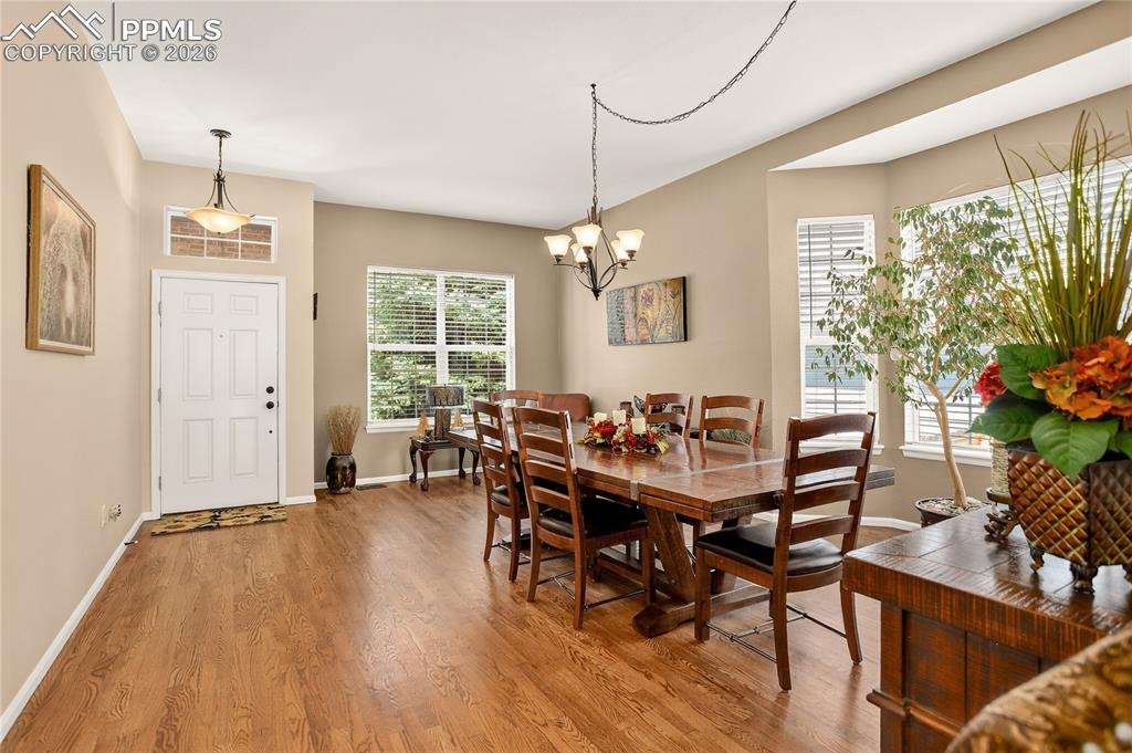 Image 6 of 40: Dining Area