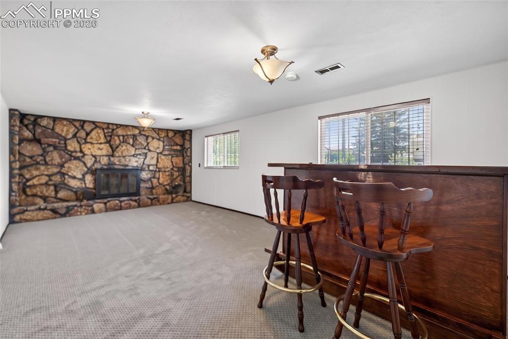 Image 31 of 33: Dining Area