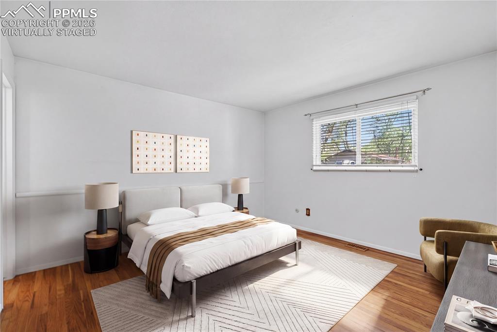 Image 8 of 33: Virtually Staged