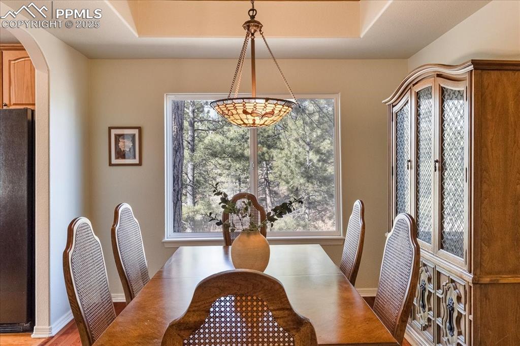 Image 12 of 46: Dining Area