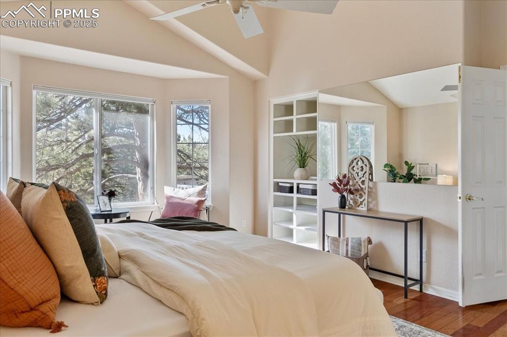 Image 16 of 46: Bedroom