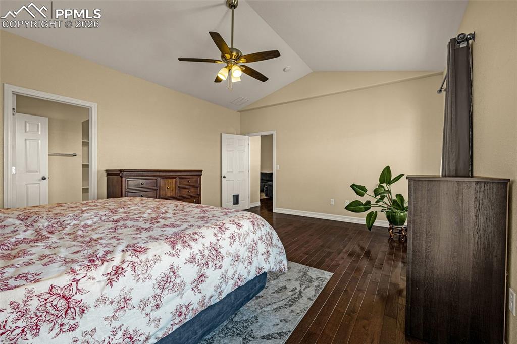 Image 17 of 38: Bedroom