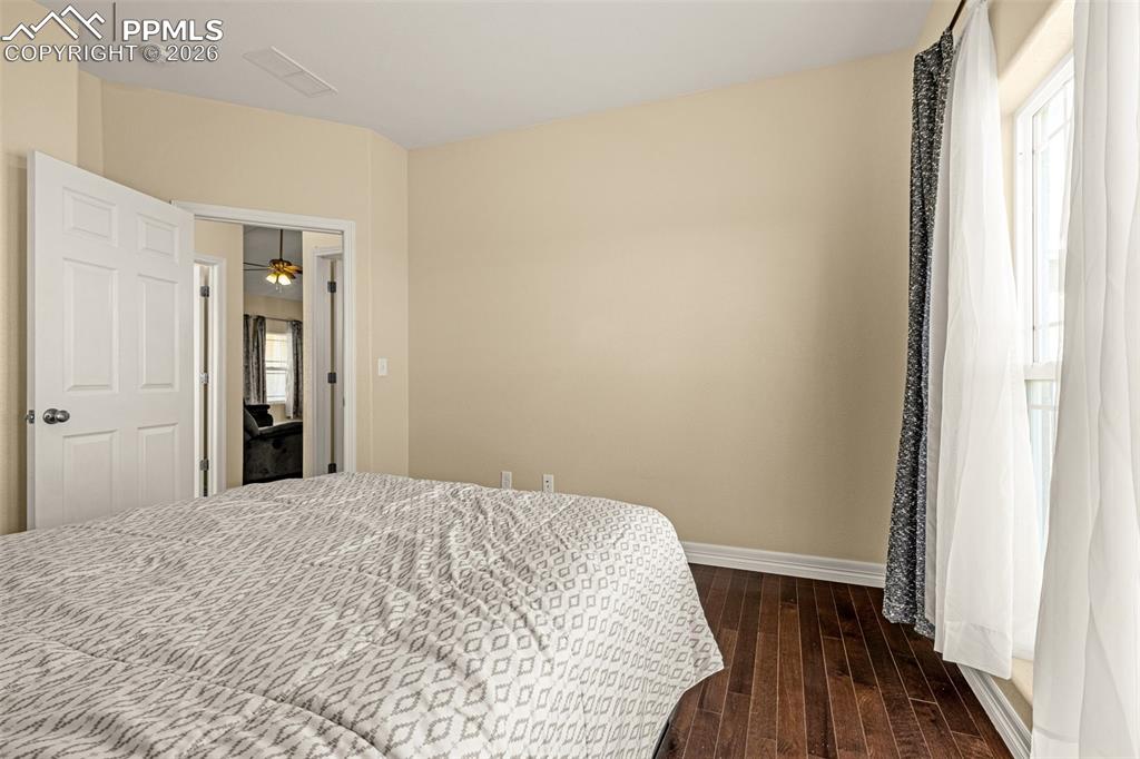 Image 22 of 38: Bedroom