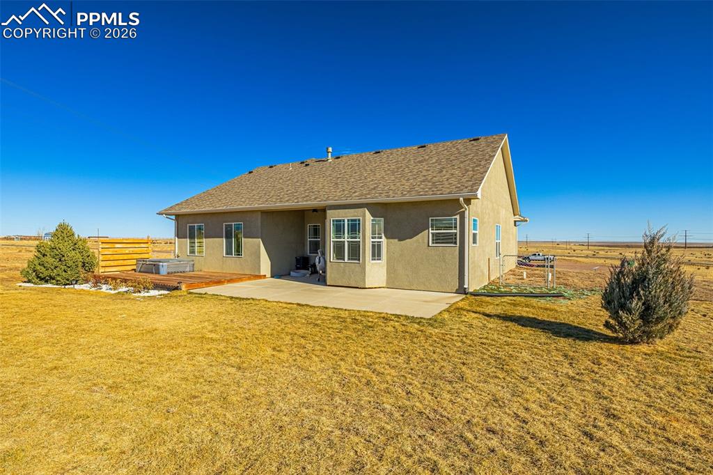 Image 28 of 38: Back of Structure