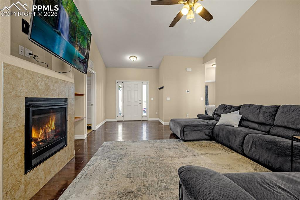 Image 5 of 38: Living Room