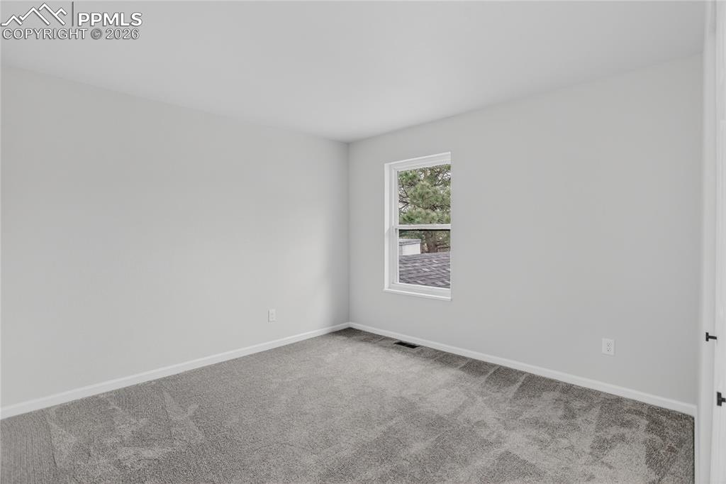 Image 18 of 24: Bedroom 4 - upper level