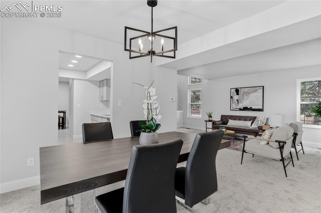 Image 4 of 24: Open flow through entertainment spaces