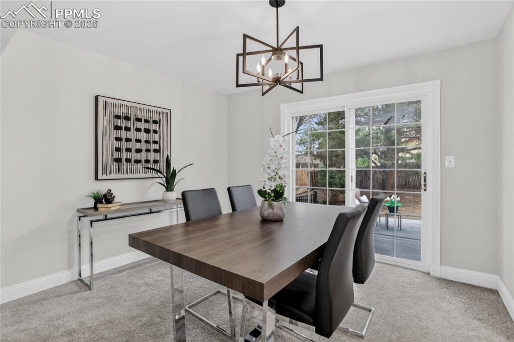 Image 5 of 24: Walk-out dining room