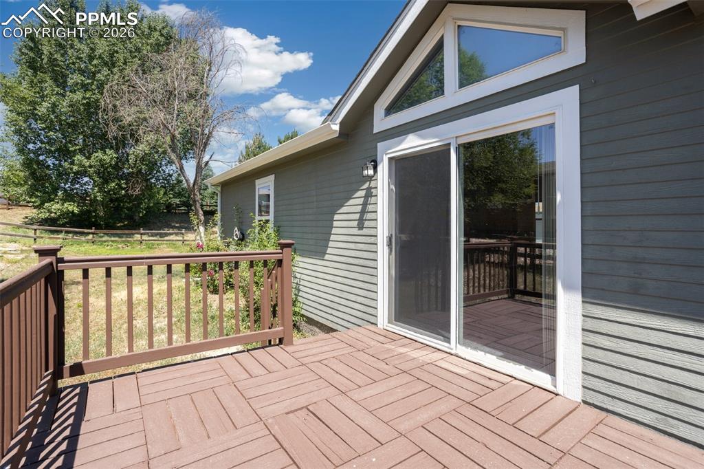 Image 31 of 37: Deck