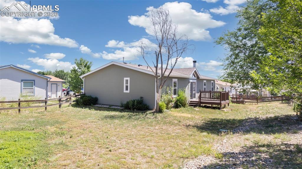 Image 32 of 37: Back of Structure