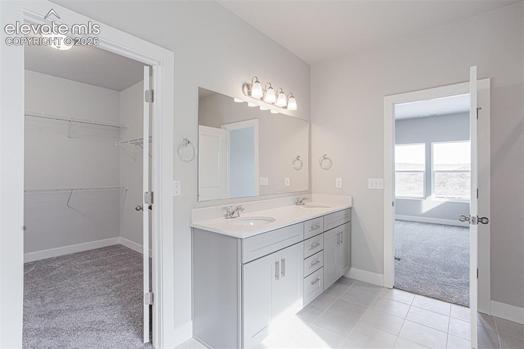 Image 5 of 23: Bathroom