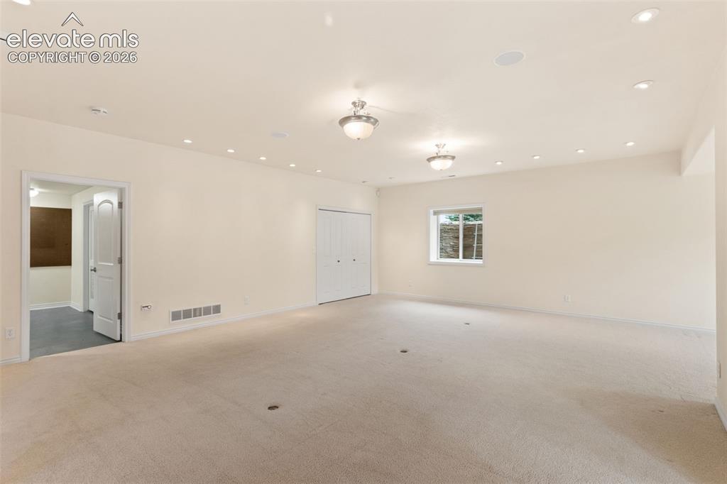 Image 24 of 40: Family Room