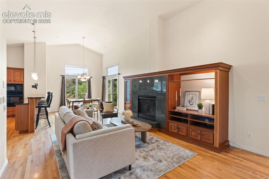 Image 6 of 40: Living Room
