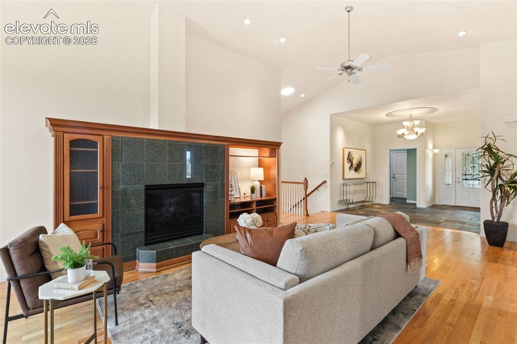 Image 7 of 40: Living Room