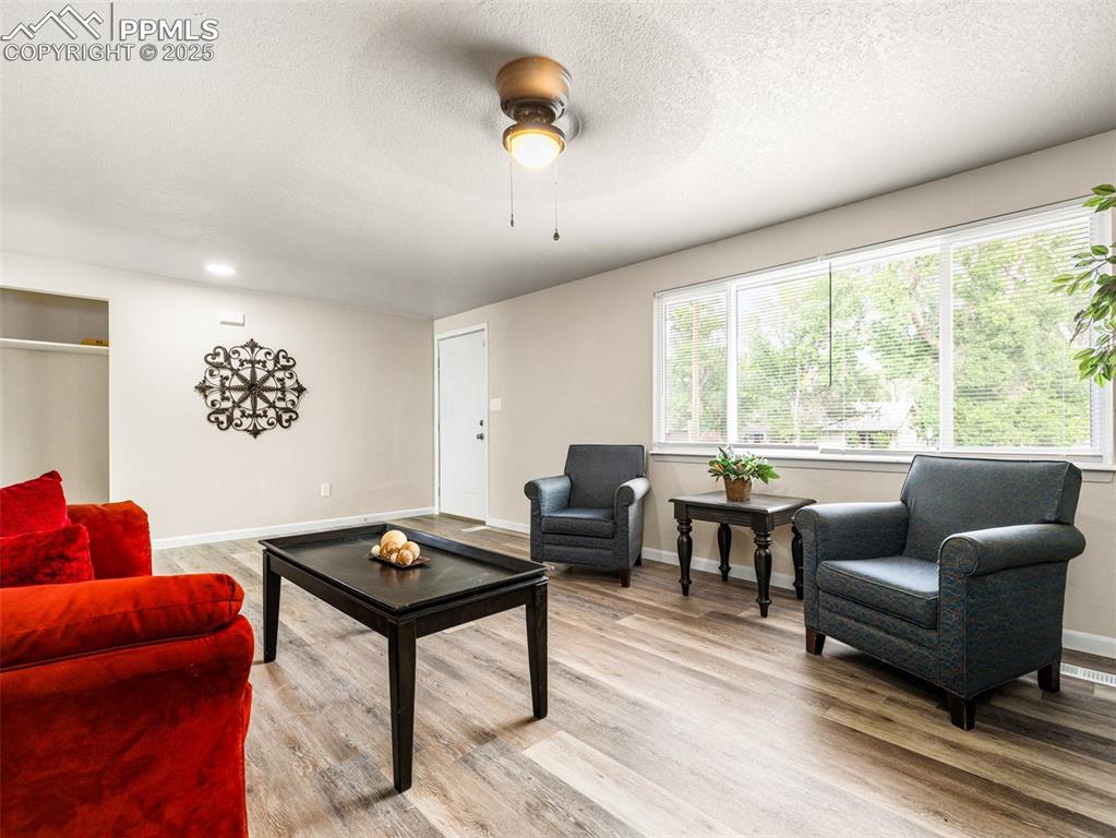 Image 11 of 27: Living Room