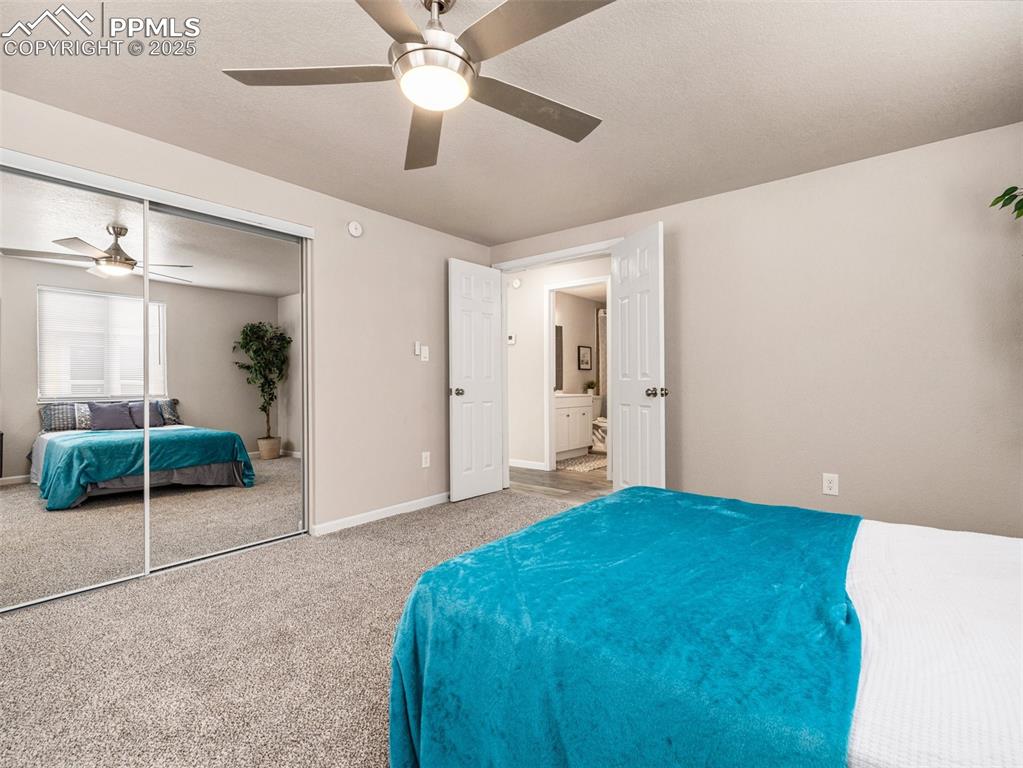 Image 17 of 27: Bedroom