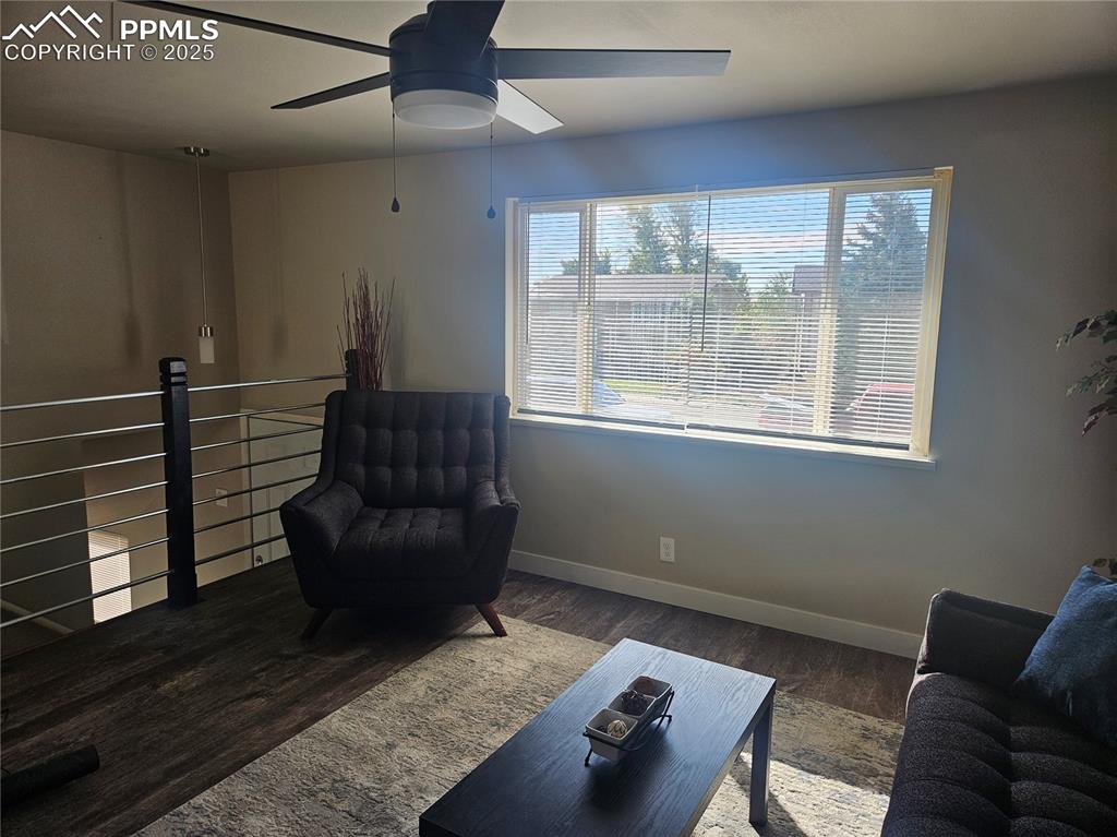 Image 3 of 27: Sitting Room