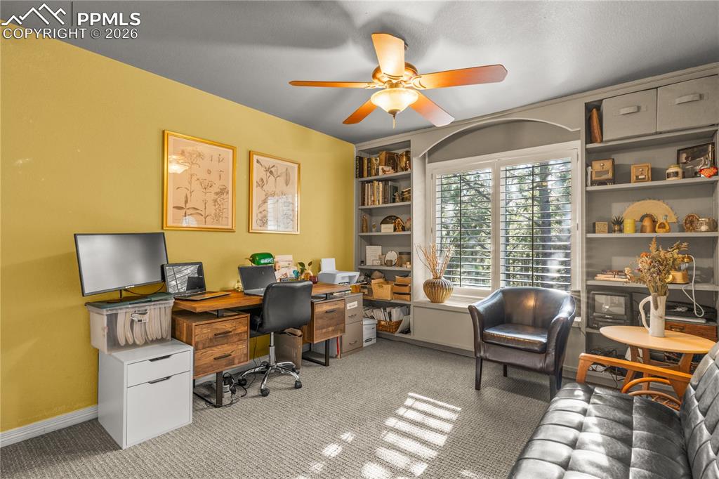 Image 28 of 38: Upper level bedrooms all have ceiling fans.