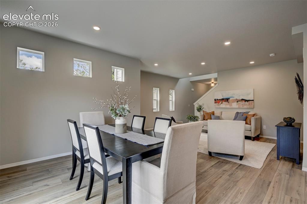 Image 15 of 32: Dining Area
