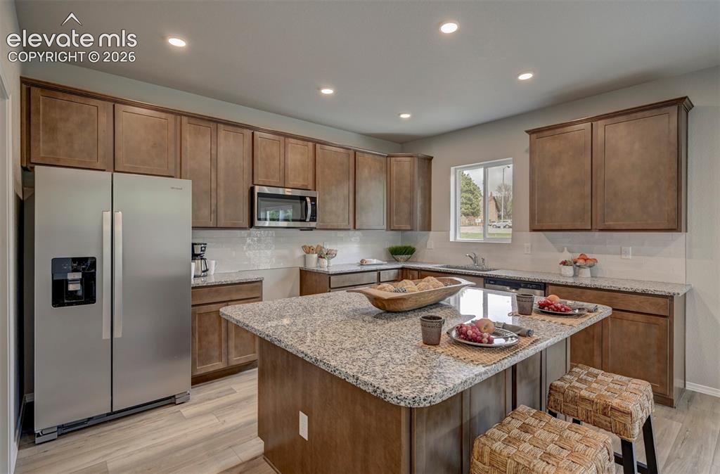 Image 16 of 32: Kitchen