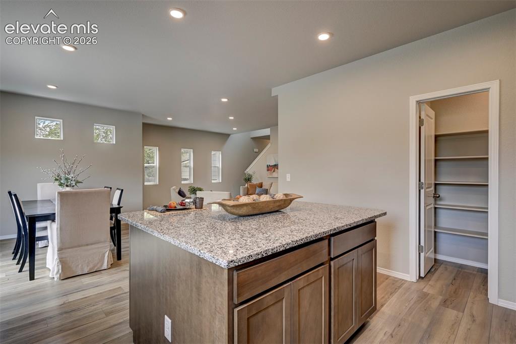 Image 17 of 32: Kitchen