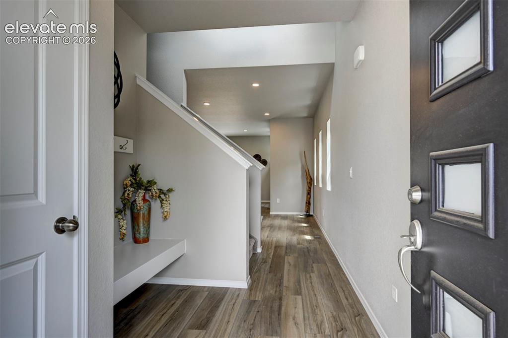 Image 7 of 32: Entrance Foyer