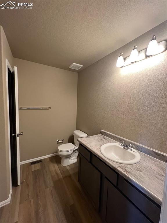 Image 17 of 31: Bathroom