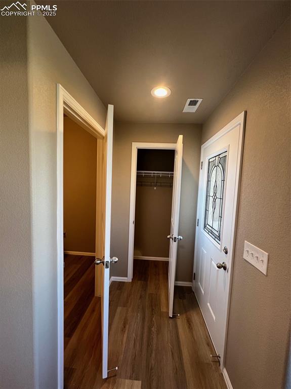 Image 5 of 31: Closet