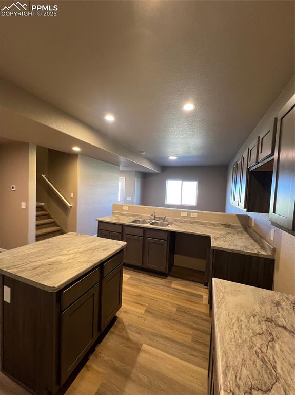 Image 9 of 31: Kitchen