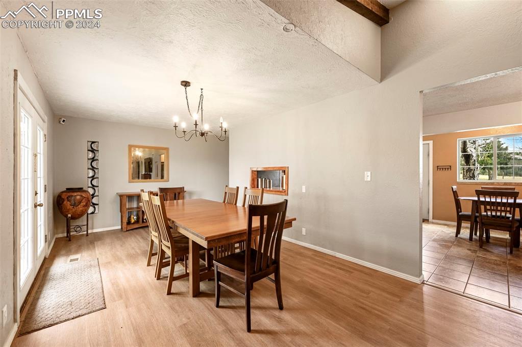 Image 15 of 41: Dining Area